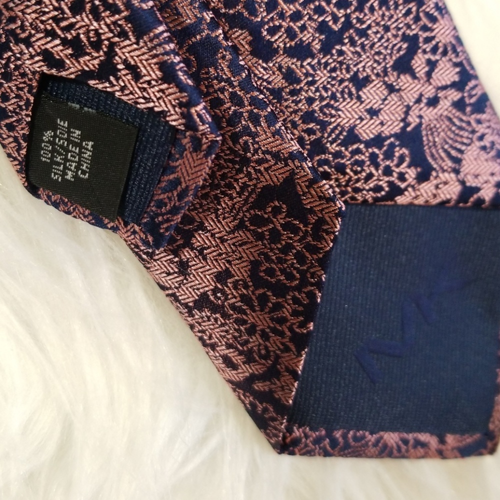 Michael Kors pattern Silk men Tie. - Picture 8 of 8